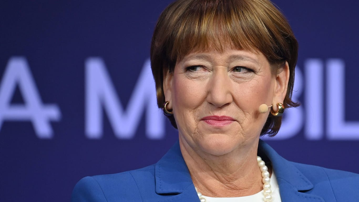 VdA-Präsidentin Hildegard Müller: Deutschland könnte als Branchenstandort auf der Strecke bleiben.
