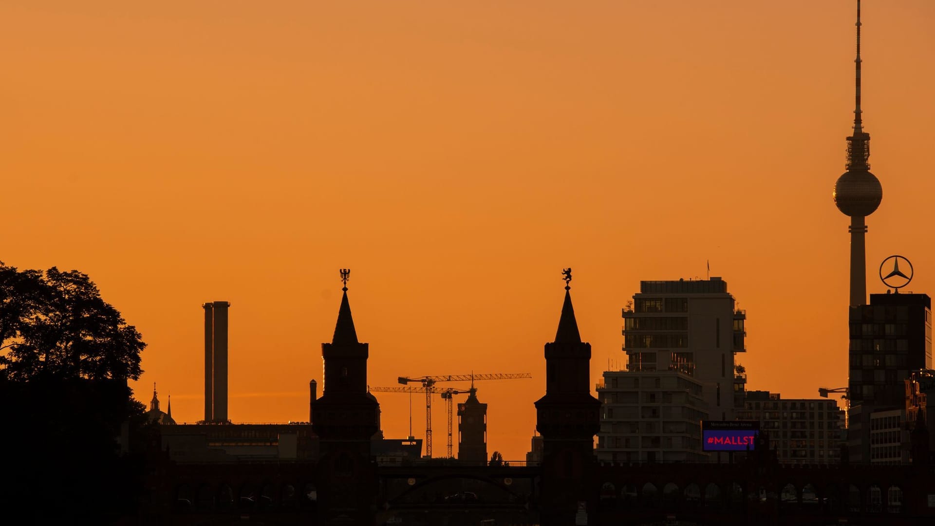 Sonennuntergang in Berlin: Die Berliner genießen den Sommer auch im September.