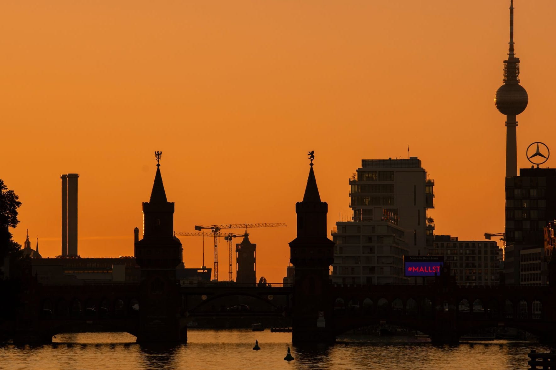 Sonennuntergang in Berlin: Die Berliner genießen den Sommer auch im September.