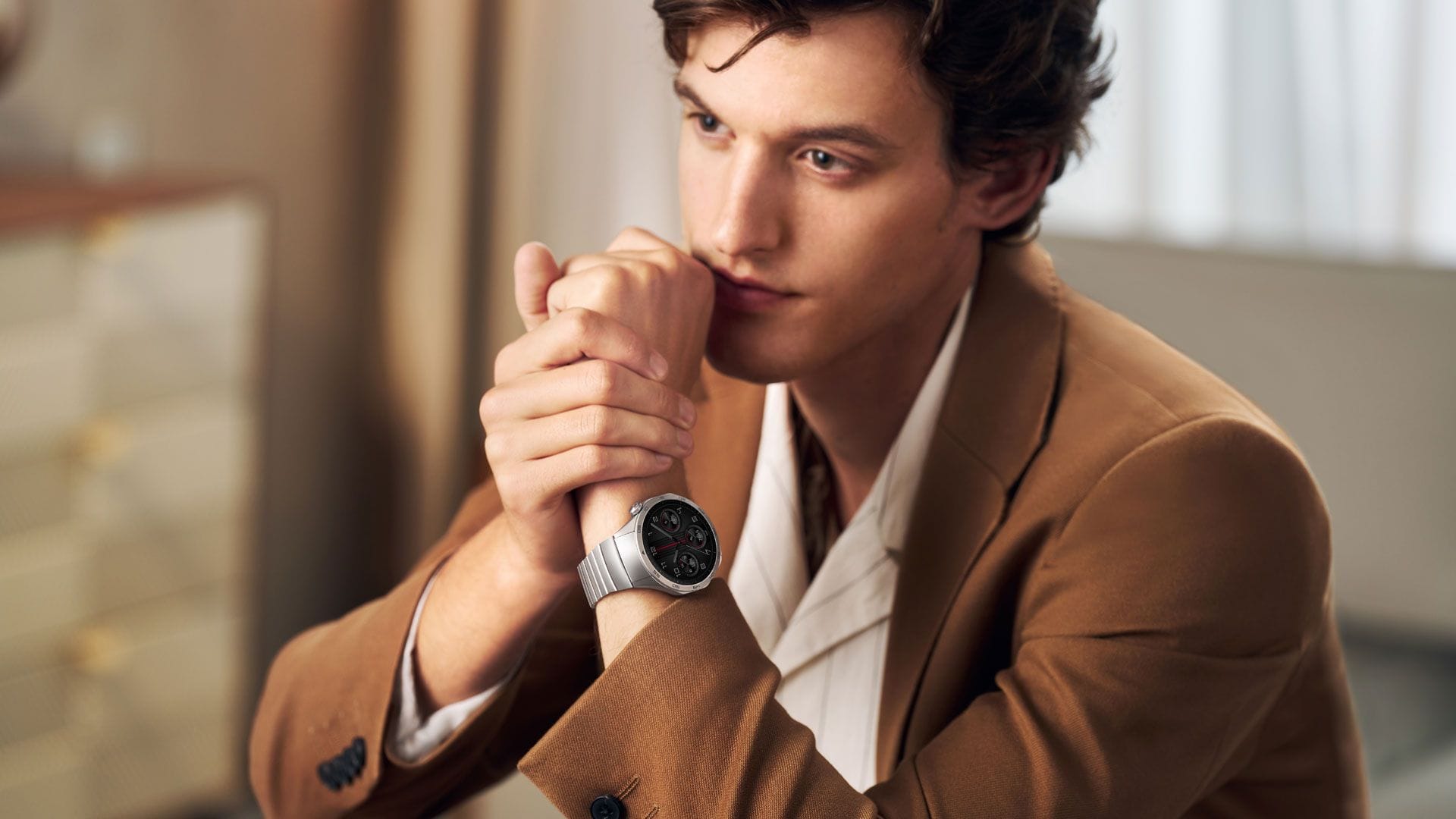 Stilvoll und dabei unglaublich smart – die neue HUAWEI WATCH GT 4 sieht nicht nur gut aus, es steckt auch viel Innovation in ihr. Stilvoll und dabei unglaublich smart – die neue HUAWEI WATCH GT 4 sieht nicht nur gut aus, es steckt auch viel Innovation in ihr.