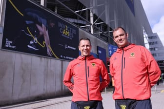 Düsseldorf: Christian Münster (l) und Dennis Siesing, Afghanistan-Veteranen und Invictus Games Athleten.