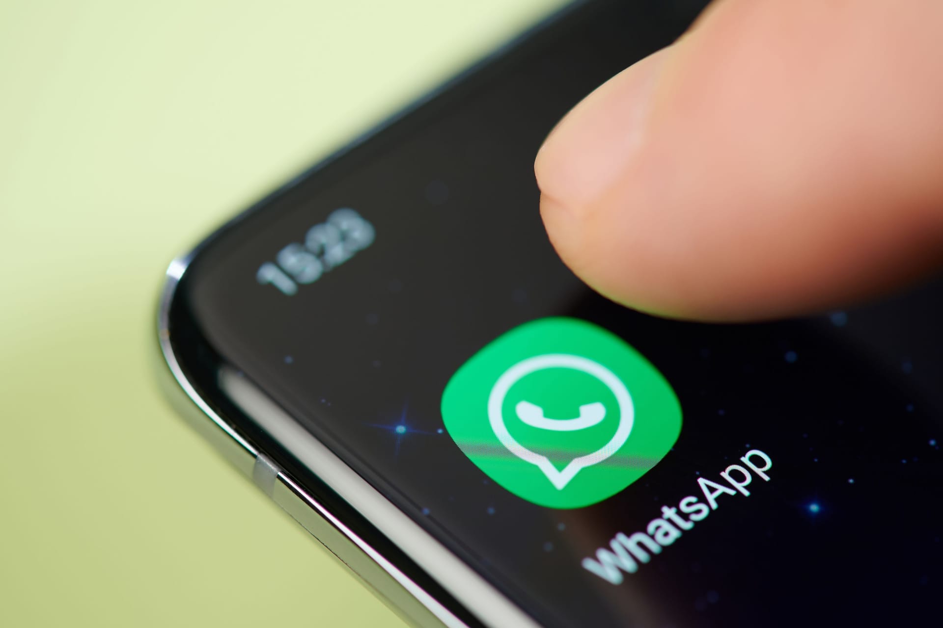 Whatsapp app on smartphone screen