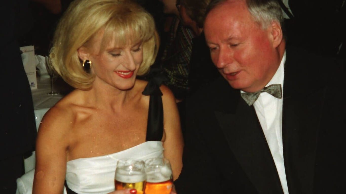 Oskar Lafontaine und seine Frau Christa Müller beim Bundespresseball 1998
