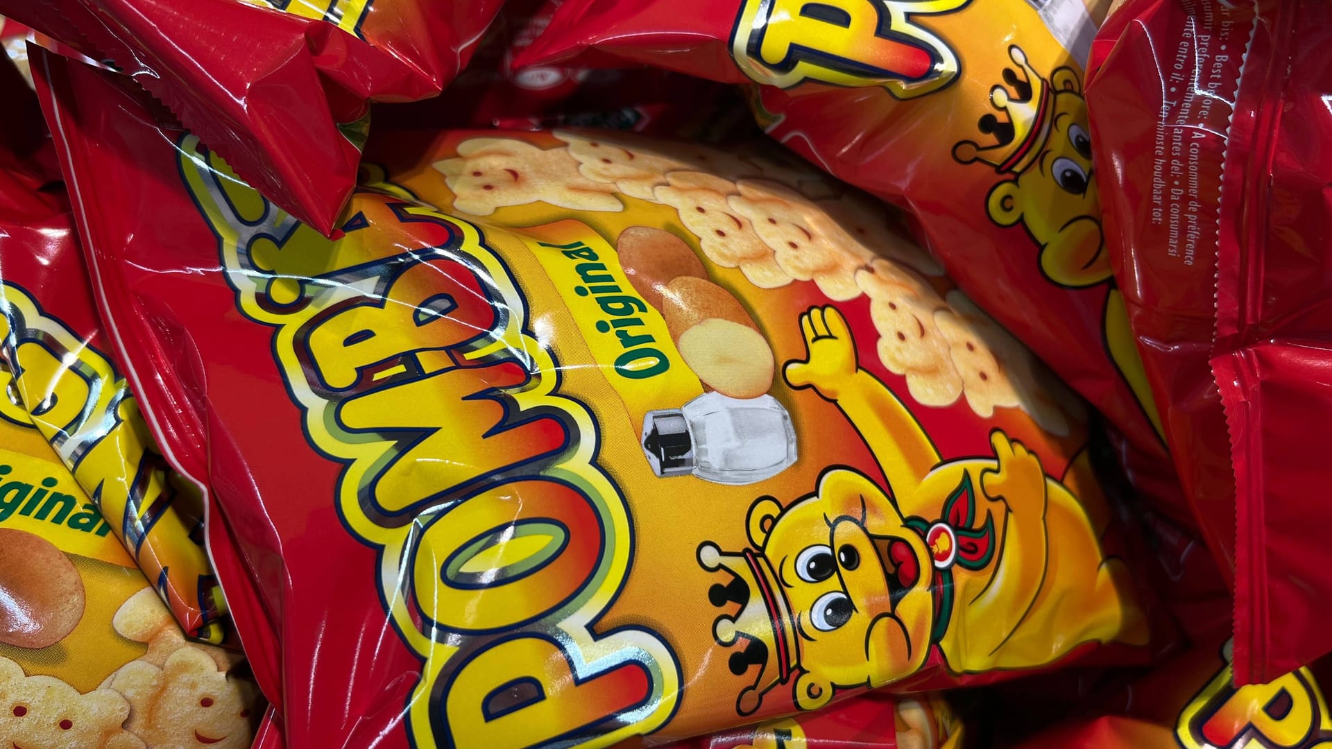 Pom-Bären von Intersnack (Symbolfoto): Eine bestimmte Charge wird von dem Kölner Unternehmen nun zurückgerufen. Pom-Bären von Intersnack (Symbolfoto): Eine bestimmte Charge wird von dem Kölner Unternehmen nun zurückgerufen.