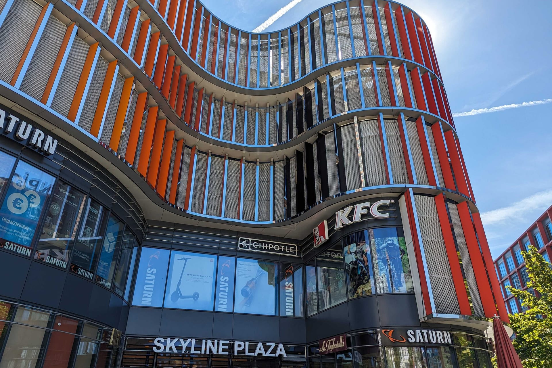 Fassade des Einkaufszentrums "Skyline Plaza" in Frankfurt am Main.