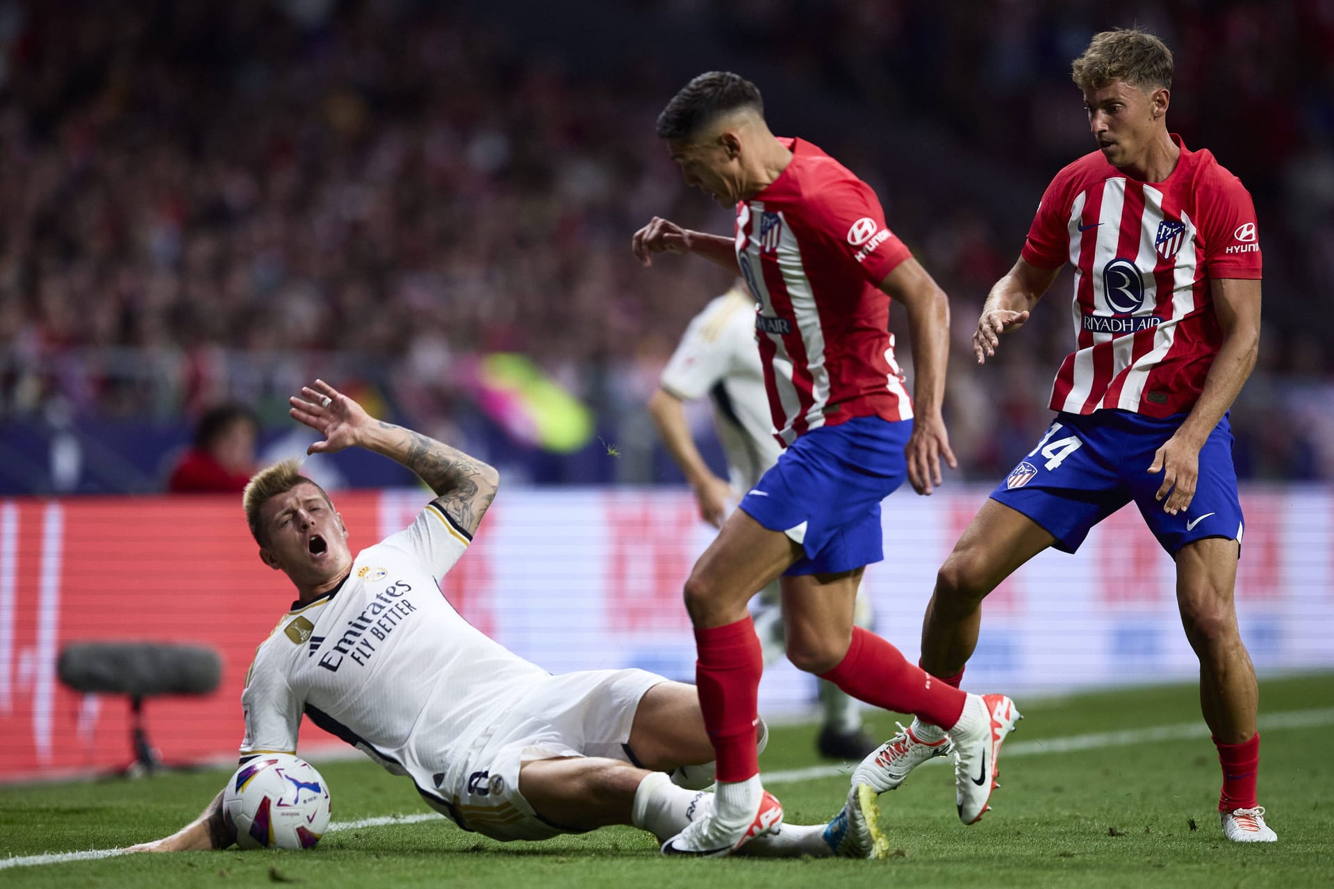 Toni Kroos (l.) traf zwar für Real, musste sich mit seinem Team aber trotzdem geschlagen geben.