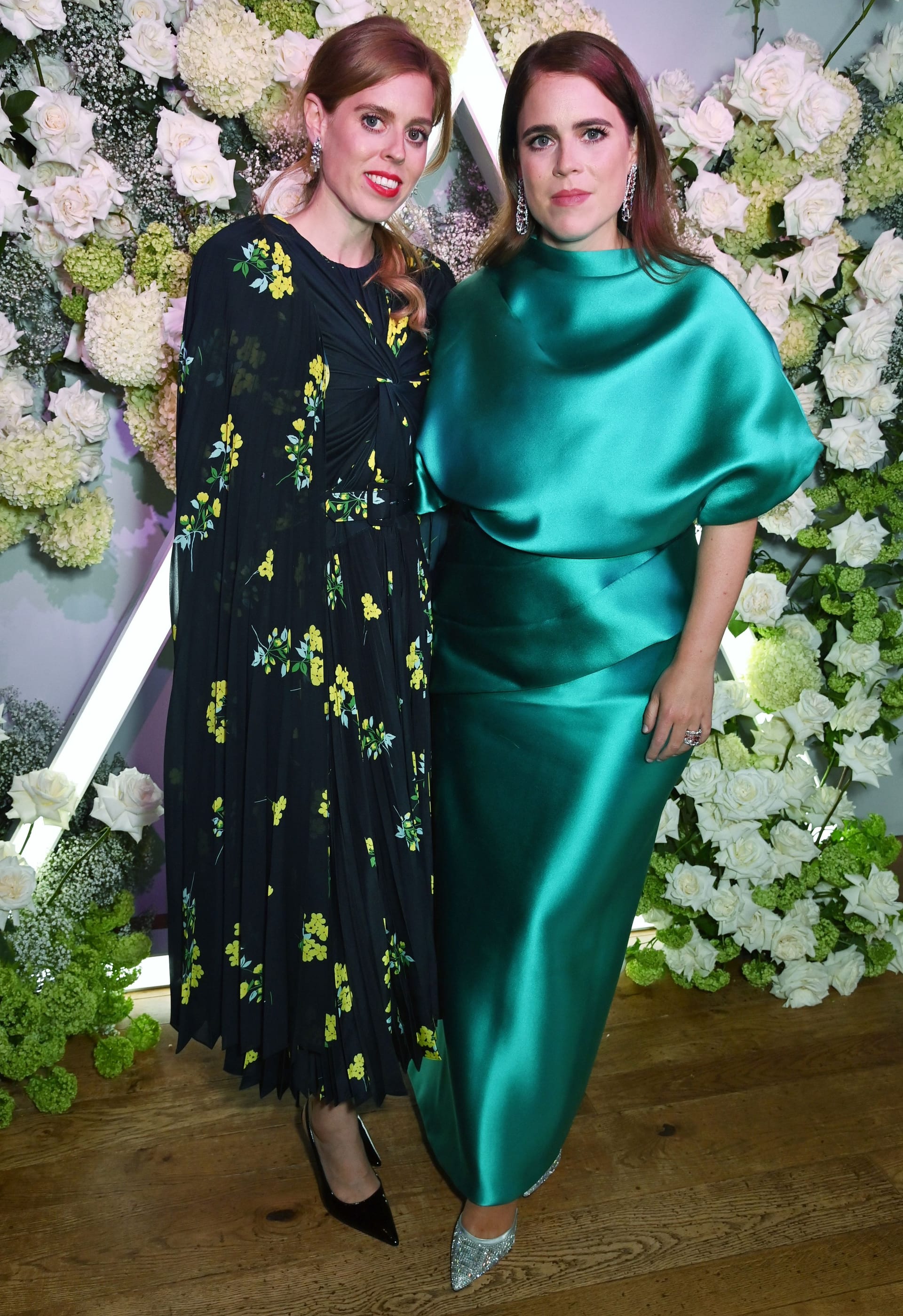 Eugenie und Beatrice posierten gemeinsam bei einem Modeevent.