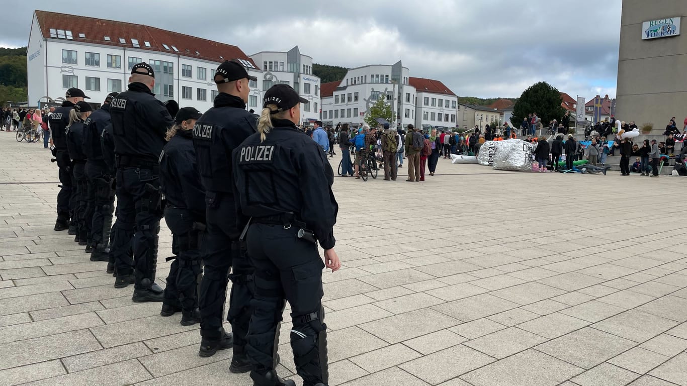 Die Demonstration füllt sich: Am Samstag will auch die Gruppe "Ende Gelände" gegen das LNG-Projekt auf Rügen demonstrieren.