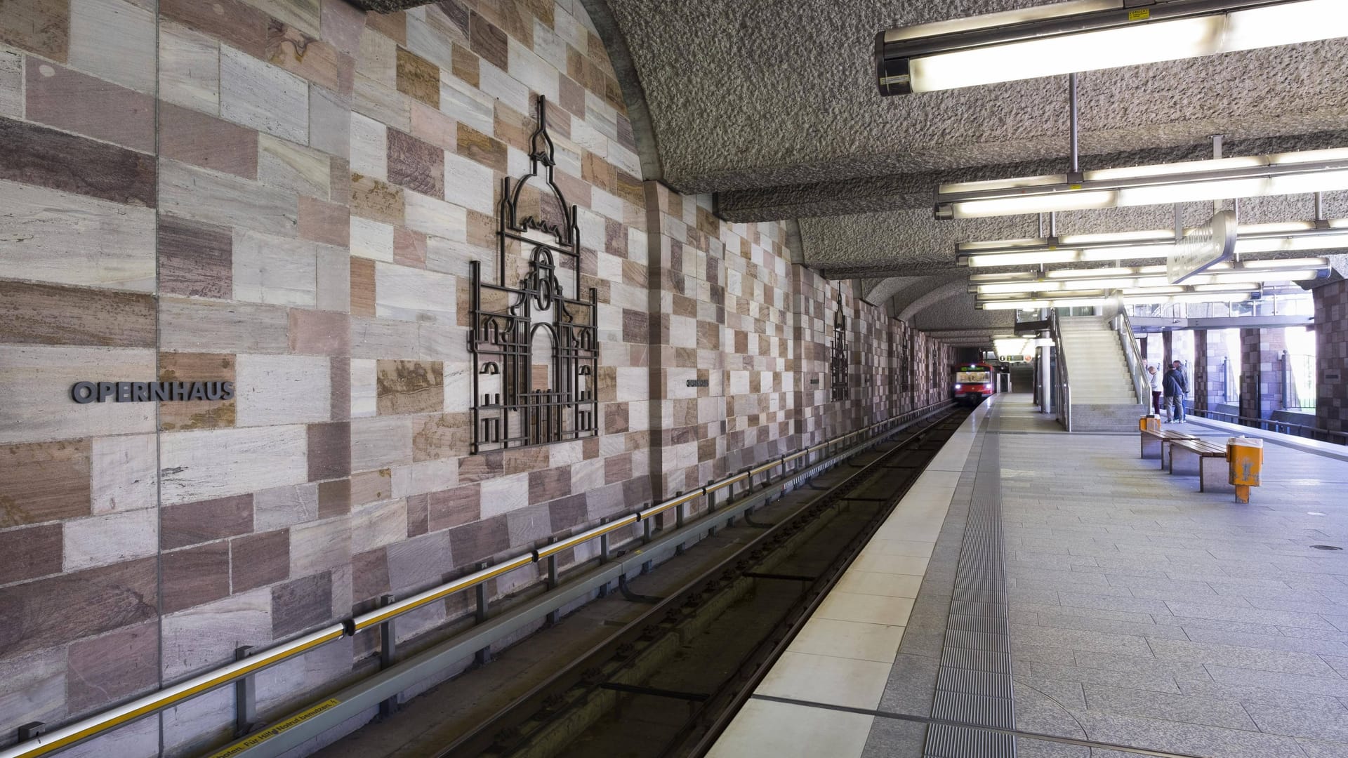 Die U-Bahn Haltestelle Opernhaus in Nürnberg – hier gab es einen brutalen Angriff.