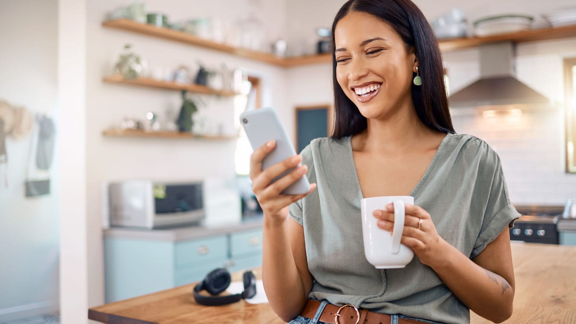 Instagram-Beiträge lassen sich auch in der eigenen Story teilen, sofern bestimmte Voraussetzungen erfüllt sind. Instagram-Beiträge lassen sich auch in der eigenen Story teilen, sofern bestimmte Voraussetzungen erfüllt sind.