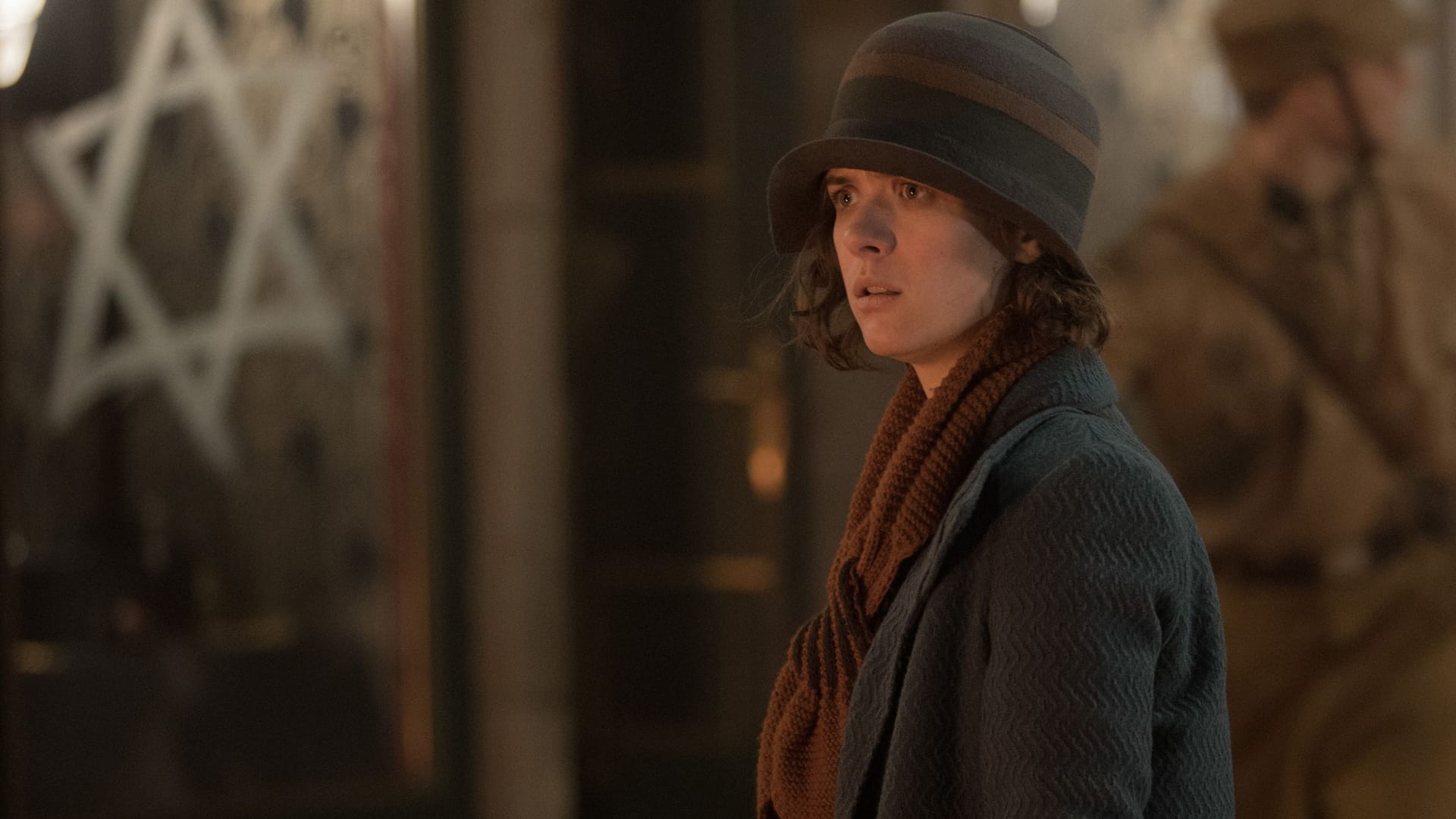 "Babylon Berlin": Charlotte Ritter (Liv Lisa Fries) ist geschockt.