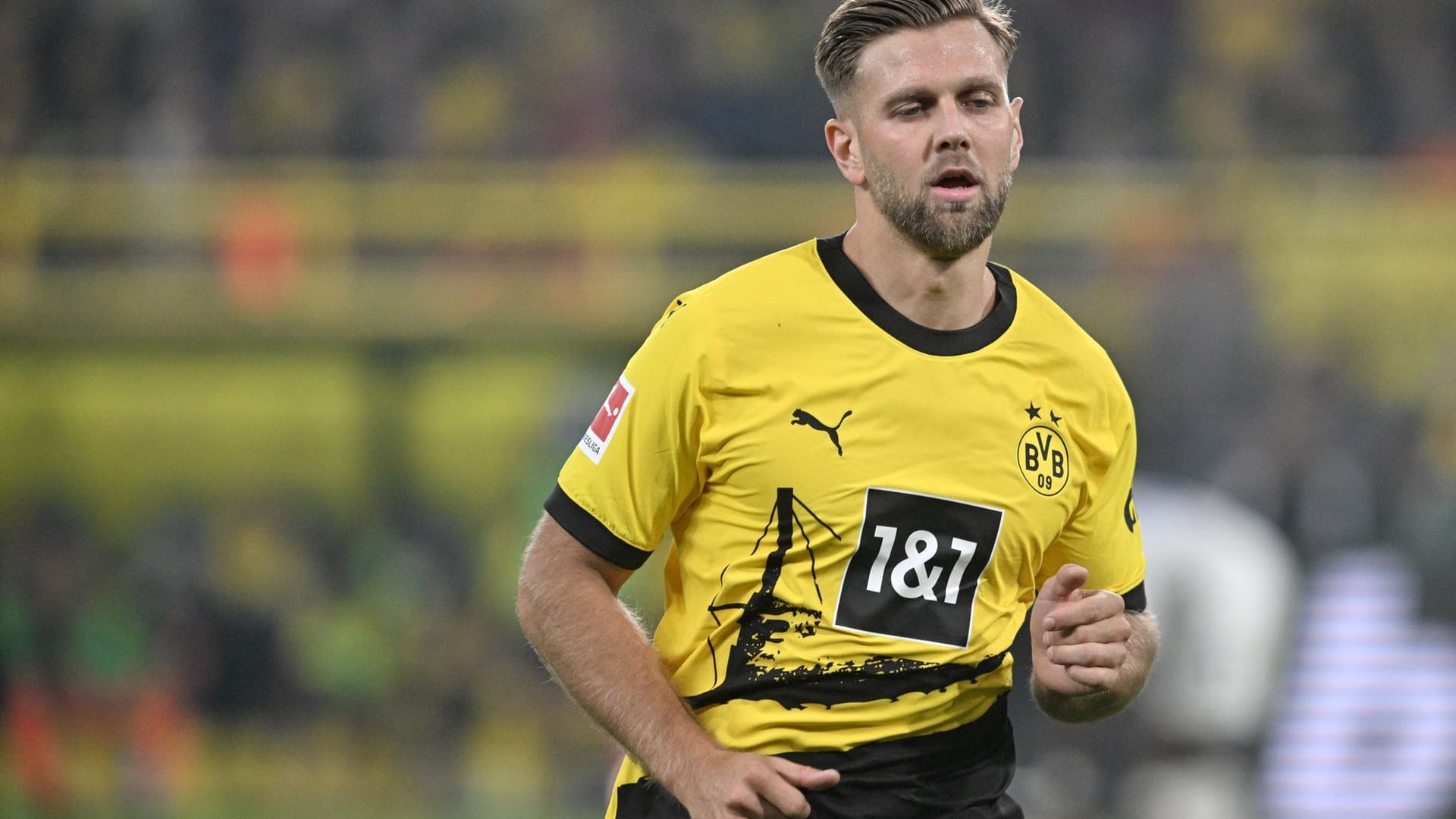 Signal Iduna Park: Niclas Füllkrug läuft über den Platz.