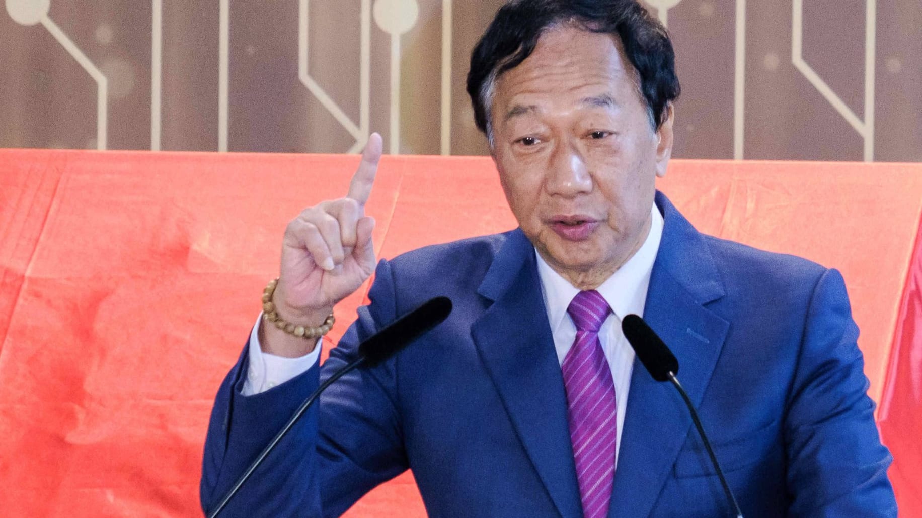Terry Gou: Der Milliardär will taiwanischer Präsident werden. Terry Gou: Der Milliardär will taiwanischer Präsident werden.