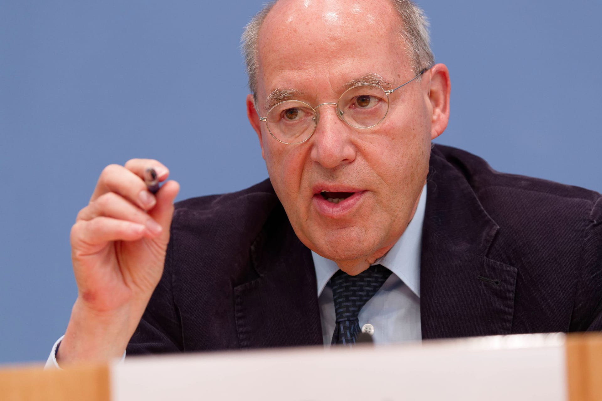 Gregor Gysi (Die Linke) in der Bundespressekonferenz (Archivbild).