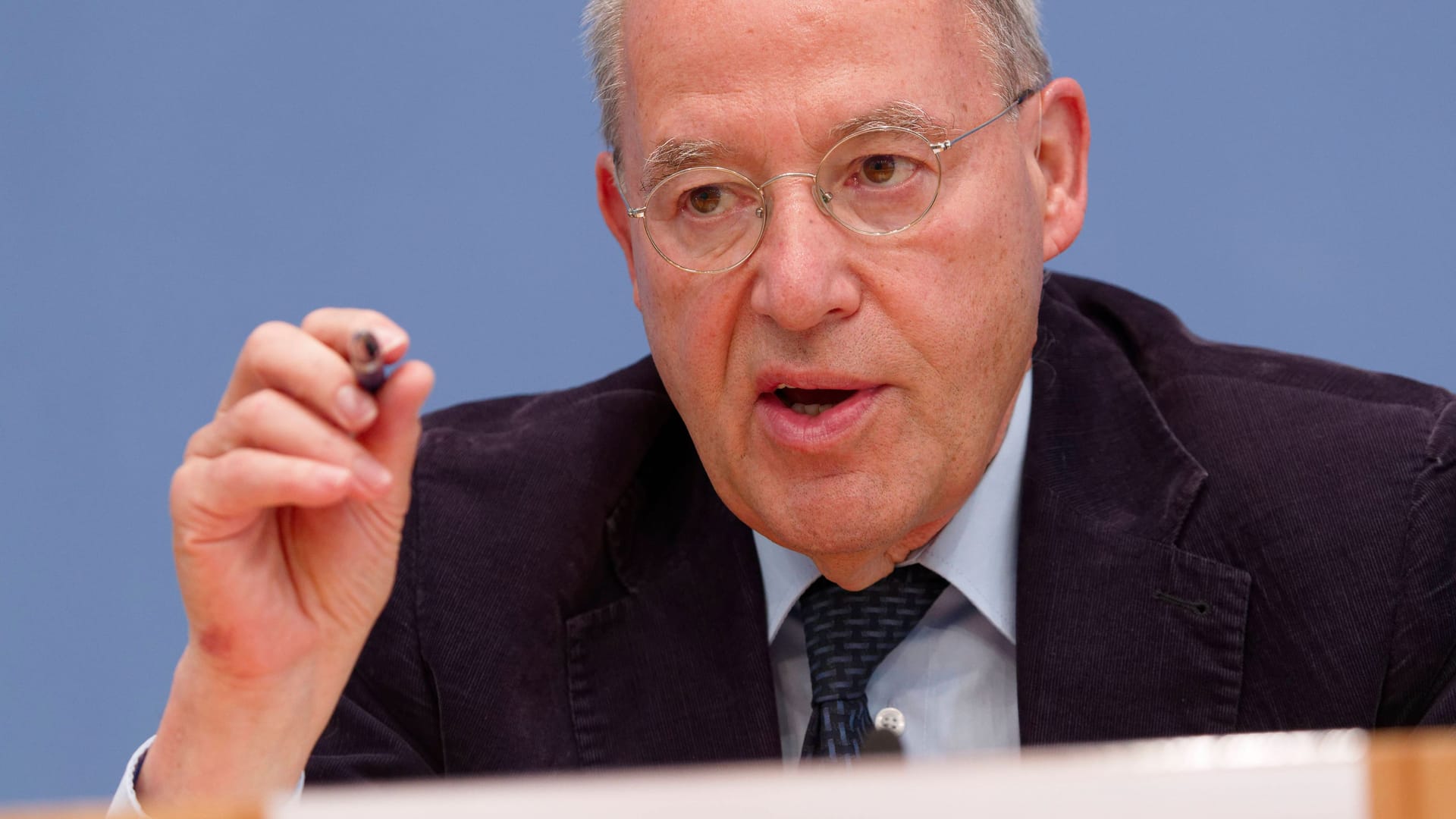 Gregor Gysi (Die Linke) in der Bundespressekonferenz (Archivbild).