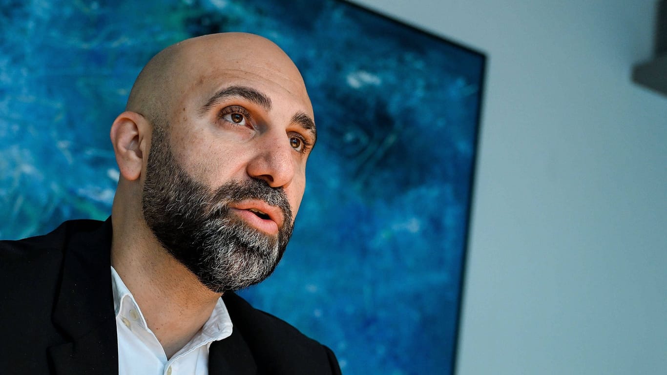 Extremismusforscher Ahmad Mansour: "Kritik wird schnell als Rassismus und Verrat bezeichnet"