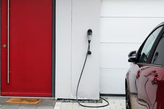 KfW-Förderung: So lädt das E-Auto günstiger mit Solarstrom