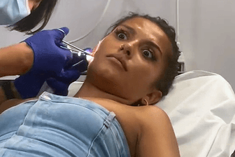 Motte im Ohr: Eine Frau teilt auf ihrem TikTok-Kanal ein Video ihres Arztbesuchs.