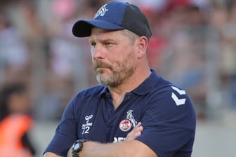 Steffen Baumgart: Der Trainer des 1. FC Köln forderte seine Spieler zu einer Wette auf.