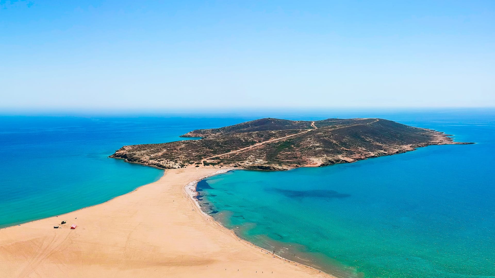 Die Urlaubsinsel Rhodos bietet neben unzähligen Stränden und Badebuchten auch die Möglichkeit, historische Orte und antike Schätze kennenzulernen.