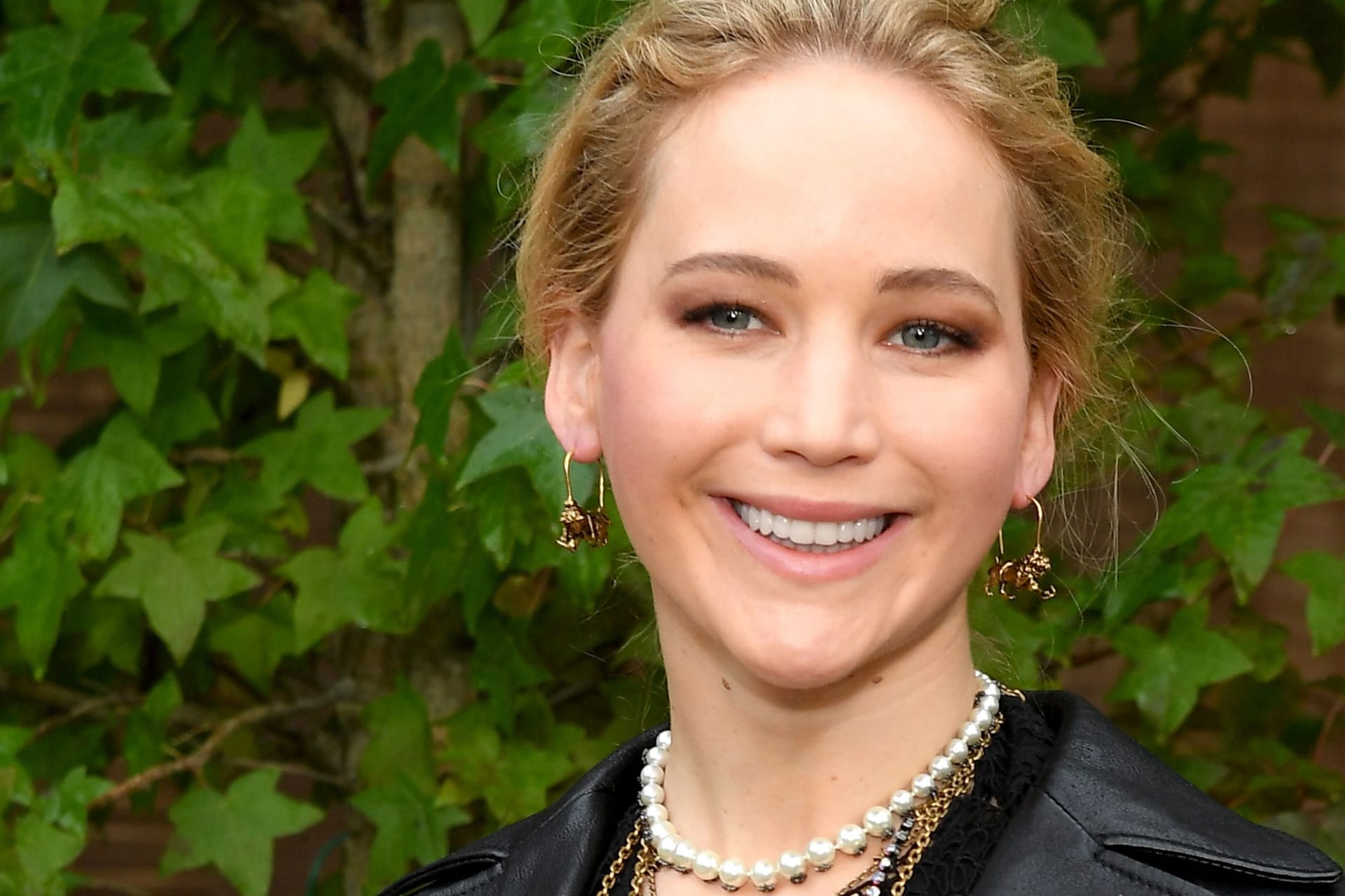 Jennifer Lawrence bei einem Event 2019. Fans finden, die Schauspielerin hat sich seitdem optisch stark verändert.