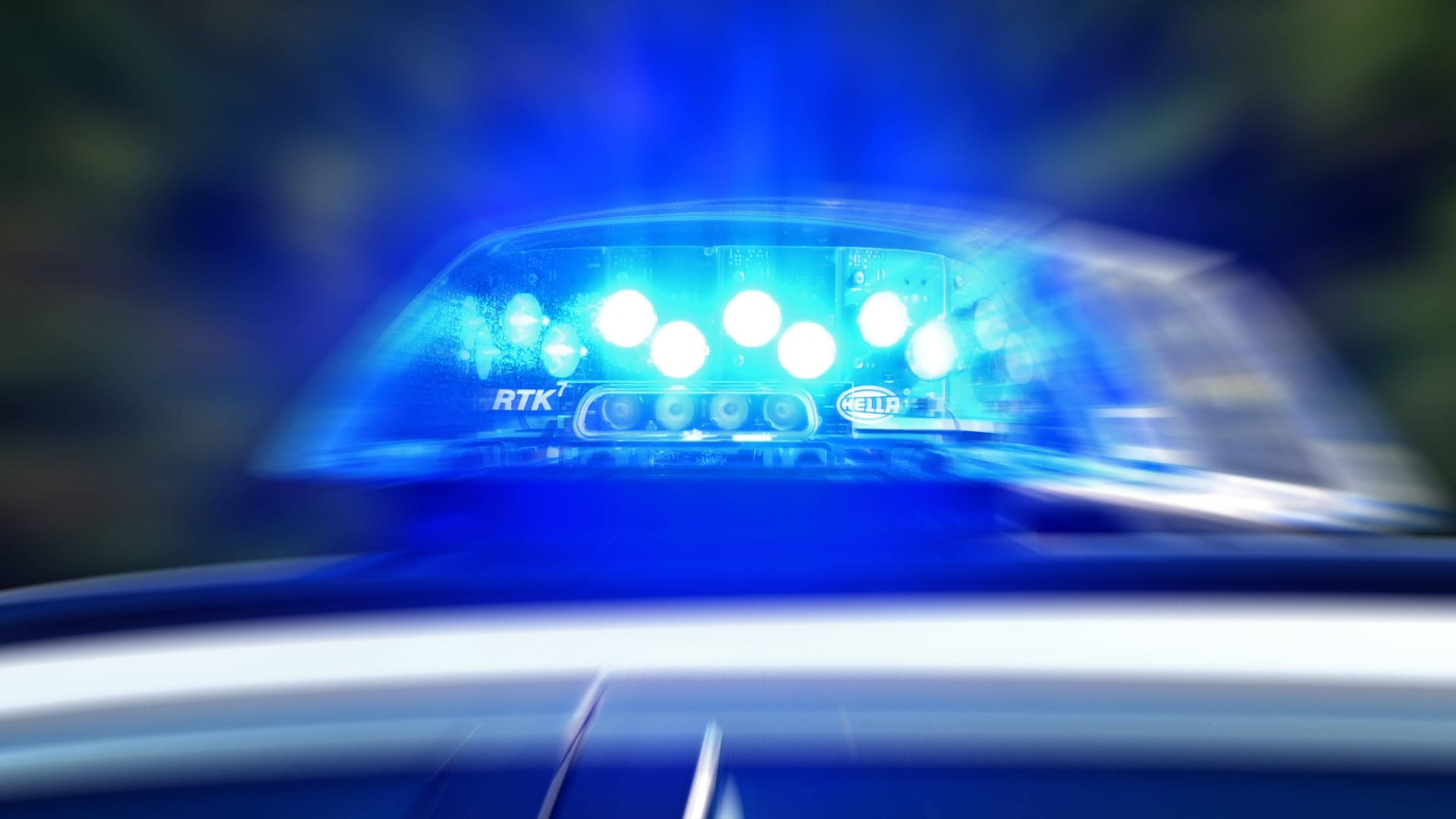 Polizei im Einsatz (Symbolbild): Die Beamten ermitteln zu einem Unfall in Lehrte. Polizei im Einsatz (Symbolbild): Die Beamten ermitteln zu einem Unfall in Lehrte.