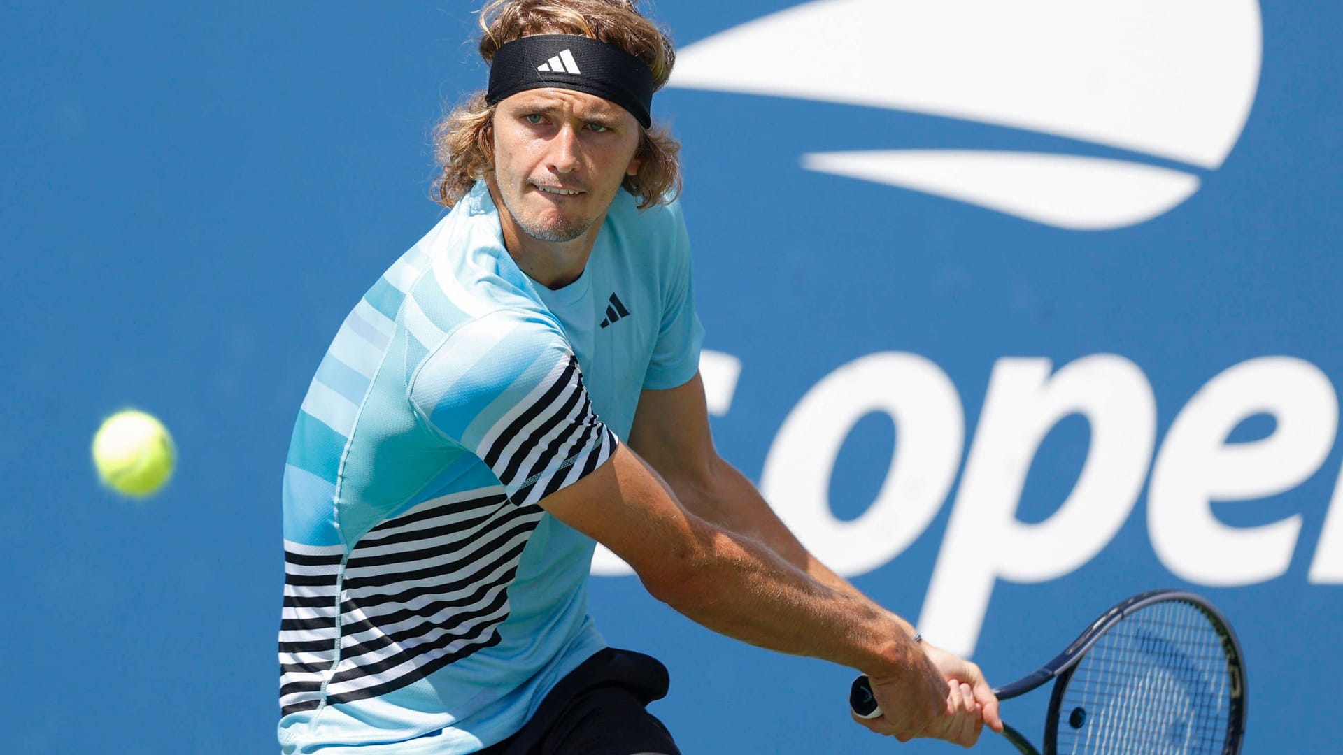 Alexander Zverev: Das deutsche Tennis-Ass ist mit dem Ball bei den US Open nicht zufrieden.