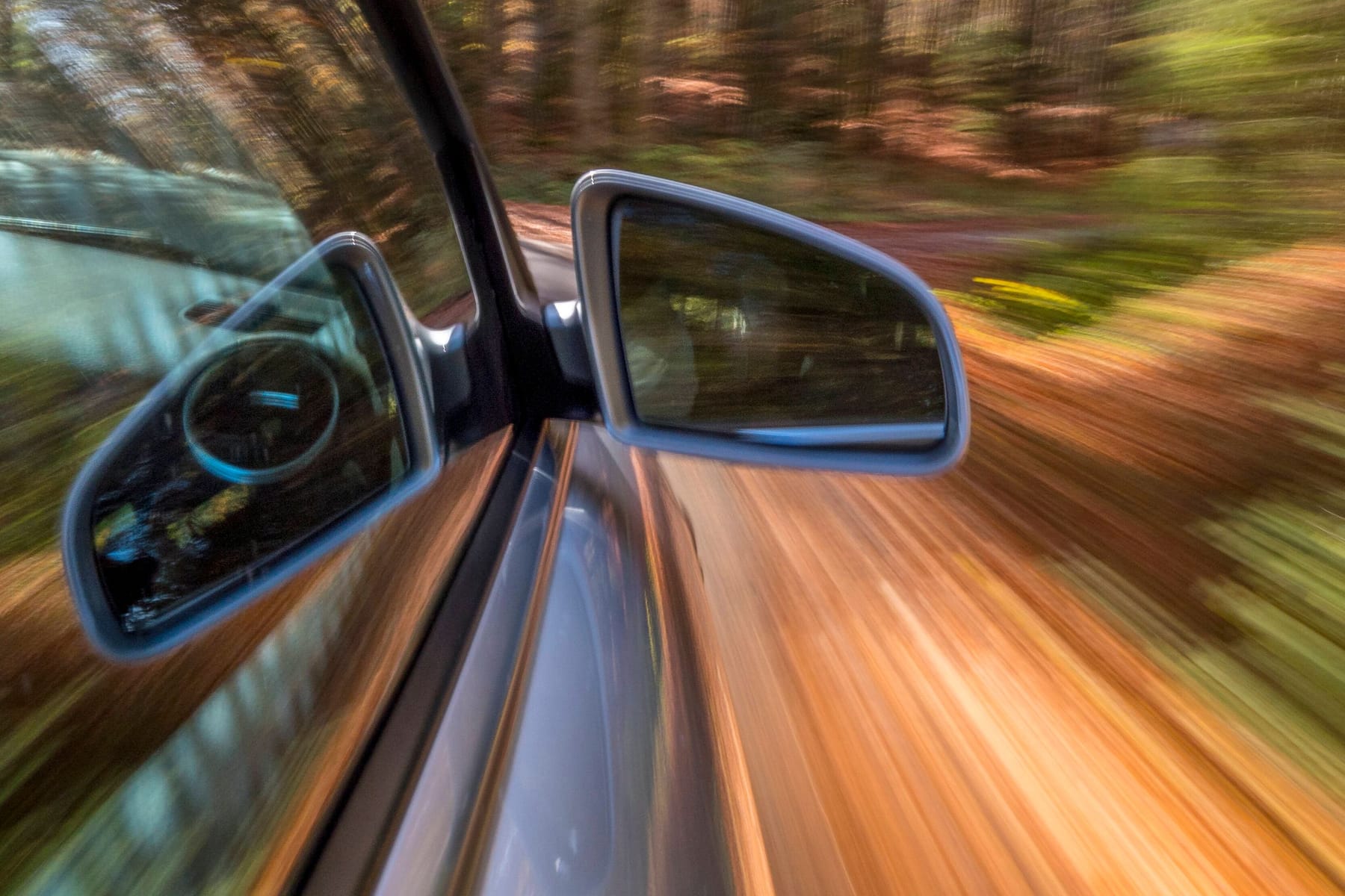 Beschlagene Autoscheiben: So behältst du den Durchblick, Was hilft, wenn  die Autoscheiben von innen beschlagen? Wir zeigen dir, mit welchen Tricks  du die lästige Feuchtigkeit im Auto loswirst ➡️