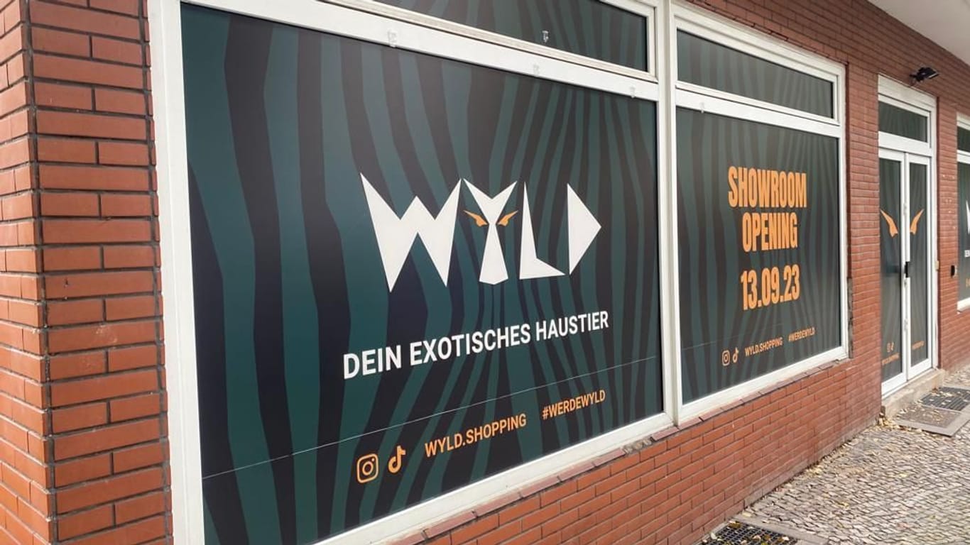 Fake-Wildtiershop in Berlin: Die angebliche Eröffnung war eine Demonstration für den Tierschutz.