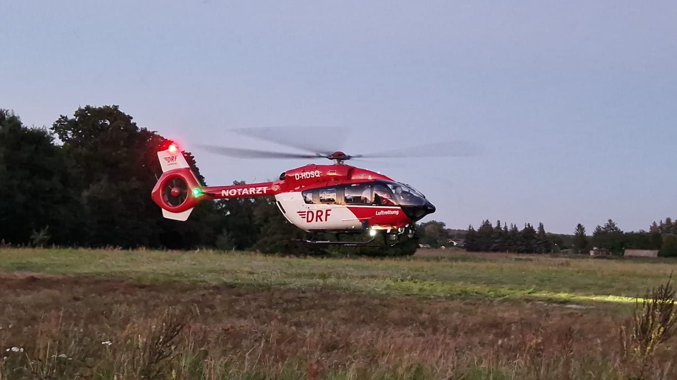 Hubschrauber in Brandenburg: Die Rettungskräfte waren wegen des Vorfalls mit einem Großaufgebot angerückt.