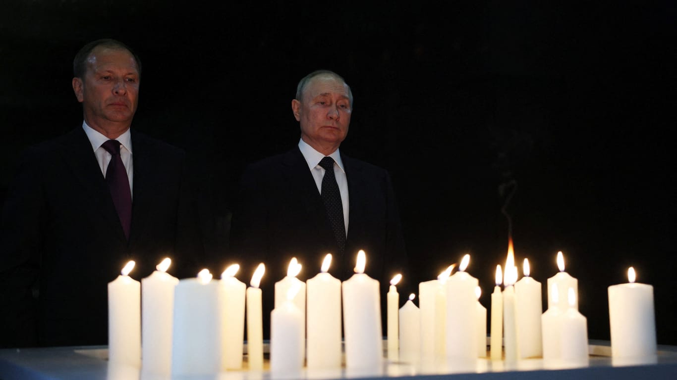 Putin und Shkolnik (l.) bei einer Gedenkfeier im Juni 2023.