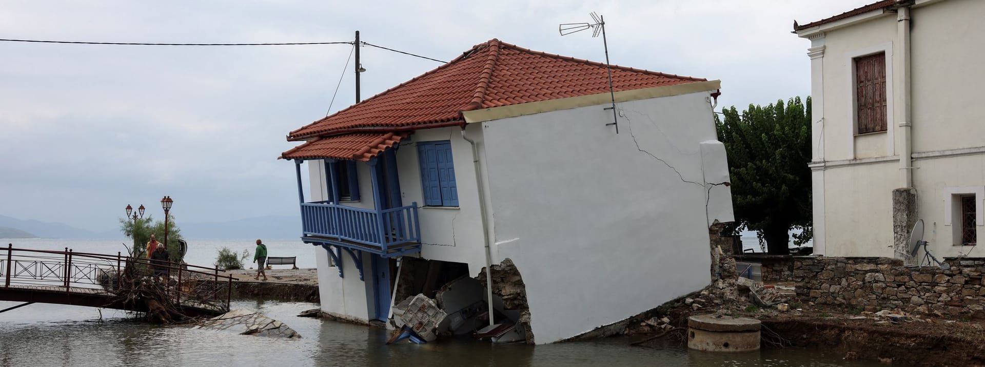 Horto in Griechenland: Das Unwetter hat ein Haus am Wasser zerstört.