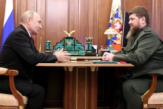 Rätsel um neues Video: Treffen sich Putin und Kadyrow hier im Kreml?