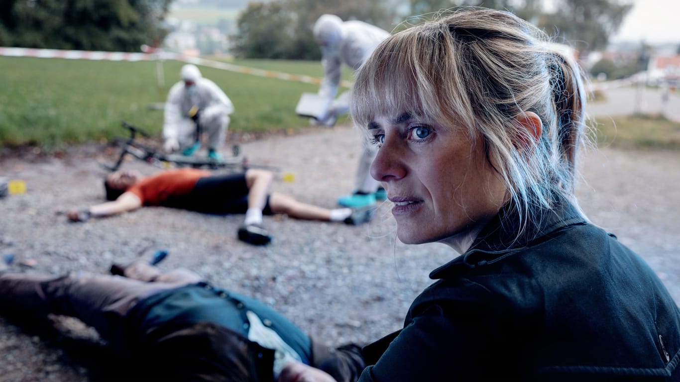 "Tatort: Blinder Fleck": Die Schweizer Kommissarin Isabelle Grandjean ermittelt in einem Dreifachmord.