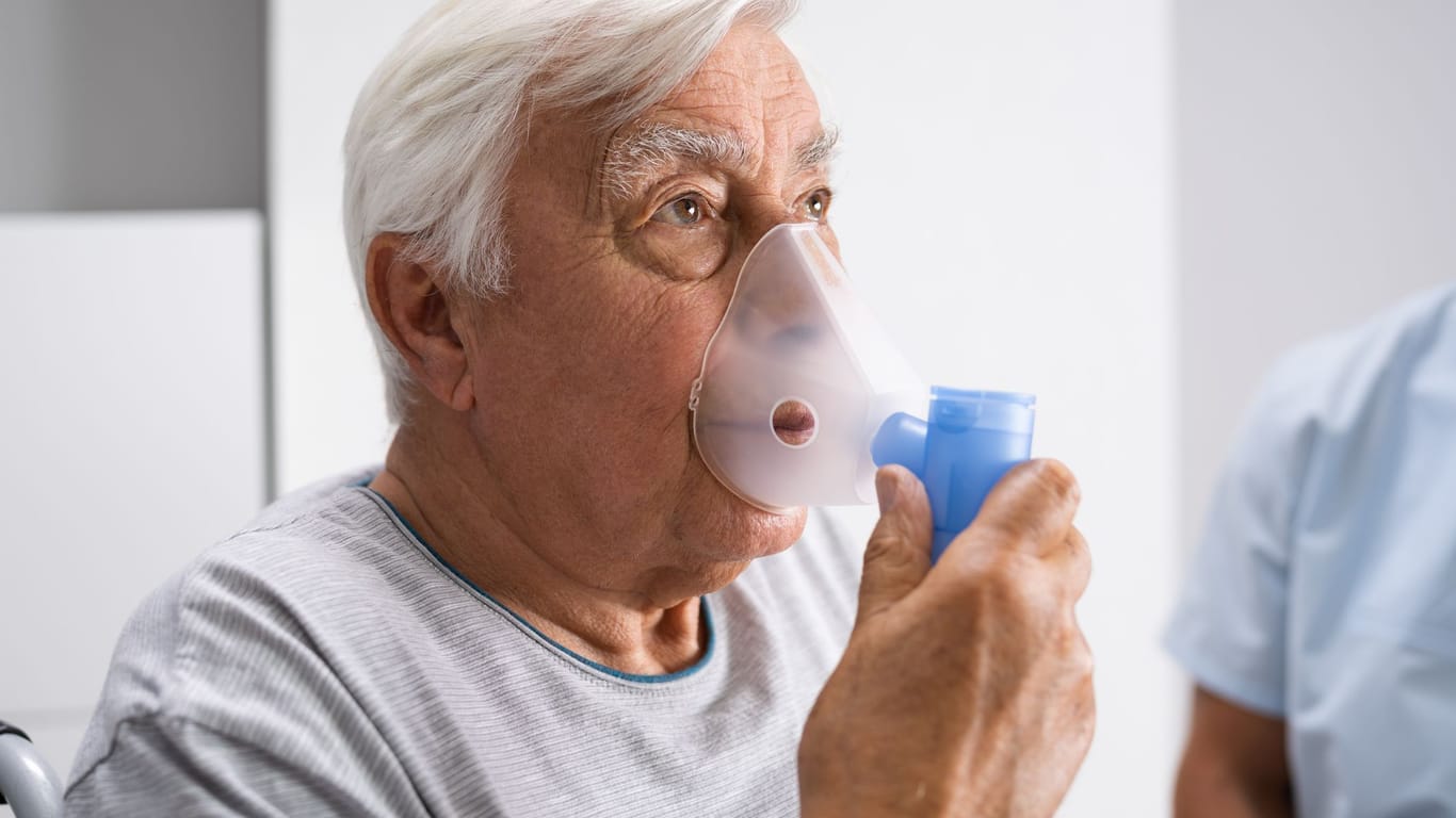COPD beginnt häufig mit einem Husten, bevor sich schwere Lungenschäden bemerkbar machen.