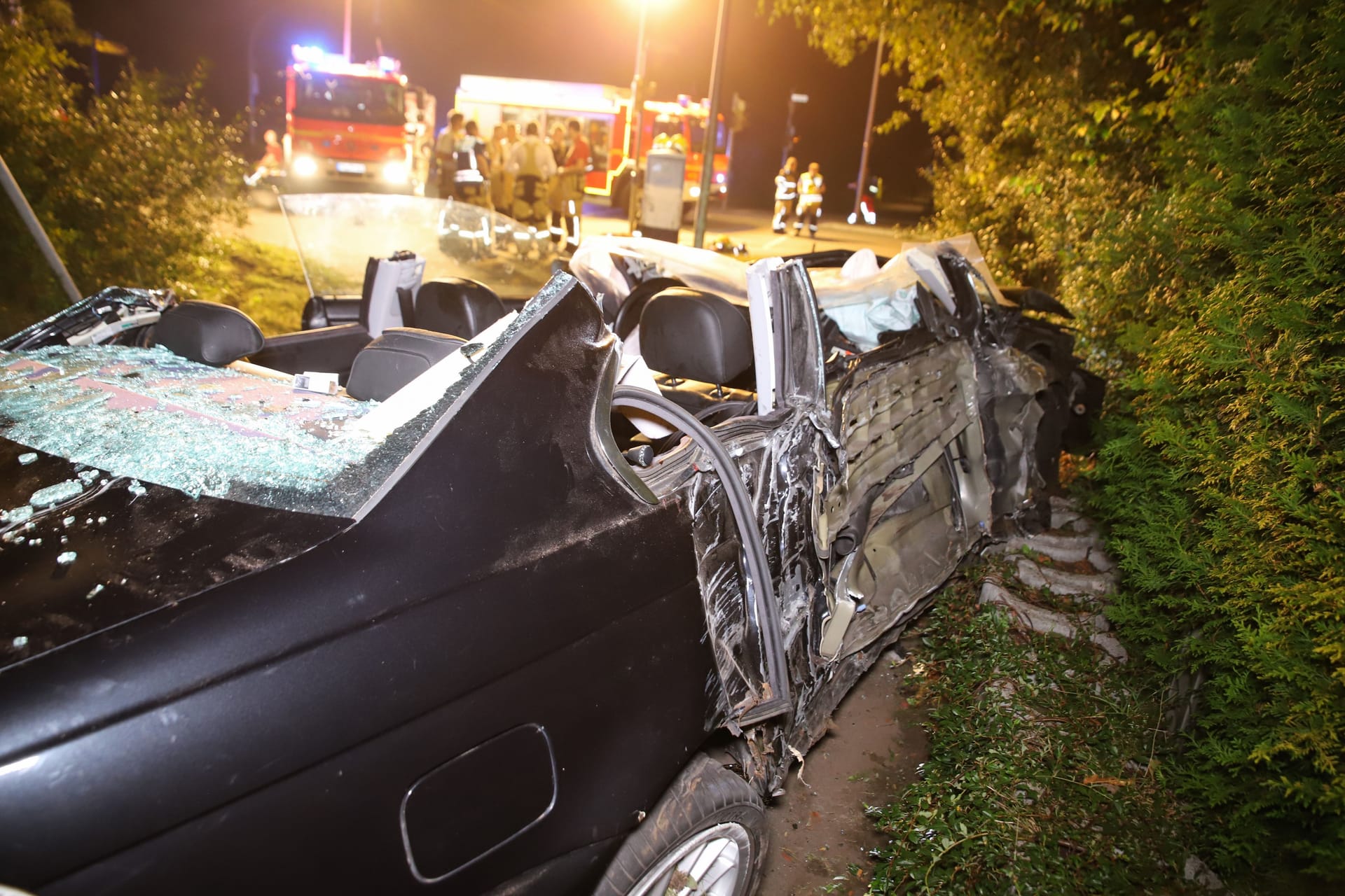 Unfall in Pinneberg: Ein BMW kam von der Straße ab.