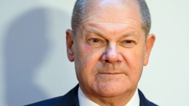 Olaf Scholz: Nach seinem Unfall zeigt er sich erstmals ohne Augenklappe.