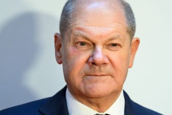 Olaf Scholz: Nach seinem Unfall zeigt er sich erstmals ohne Augenklappe.