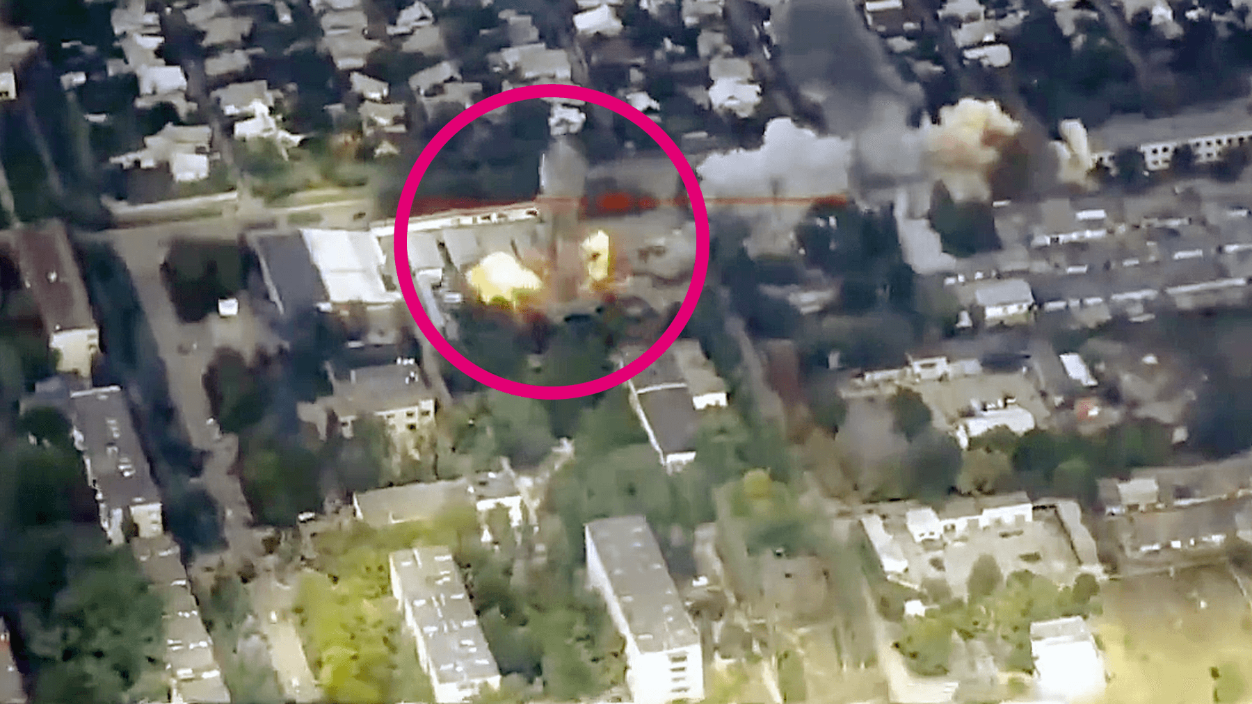 Doppelschlag zerstört russischen Stützpunkt in Donezk – Explosion