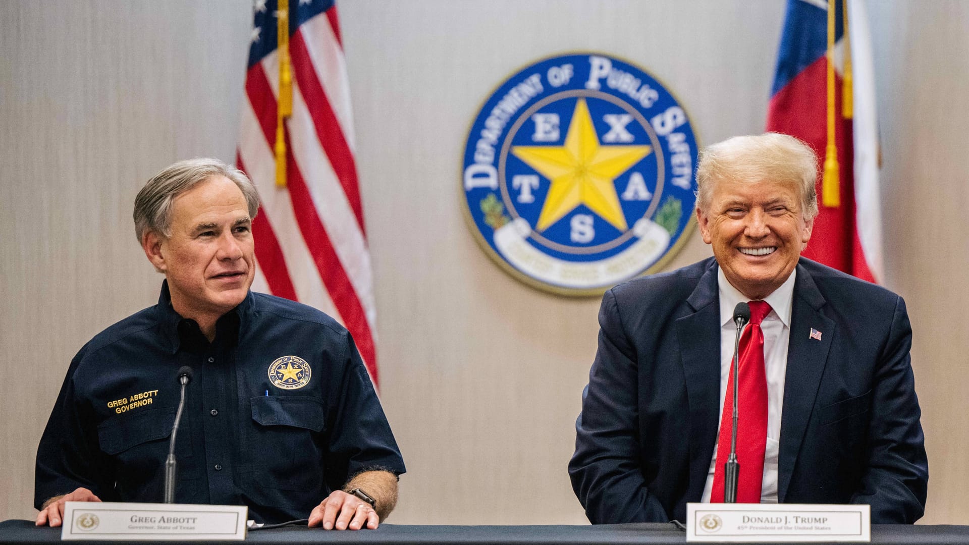 Zwei vom gleichen politischen Schlag: Texas Gouverneur Greg Abbott und Ex-Präsident Donald Trump.