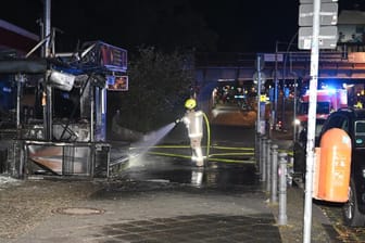 Ein Imbiss in Neukölln geriet in Brand.