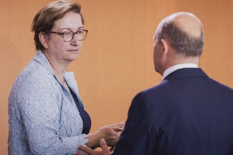 Bauministerin Klara Geywitz bei einer Kabinettssitzung mit Kanzler Scholz (Archivbild).