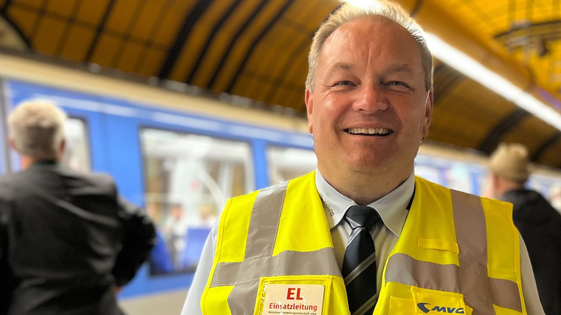 Norbert Grünleitner: Er ist die Stimme der U-Bahnstation Theresienwiese. Norbert Grünleitner: Er ist die Stimme der U-Bahnstation Theresienwiese.