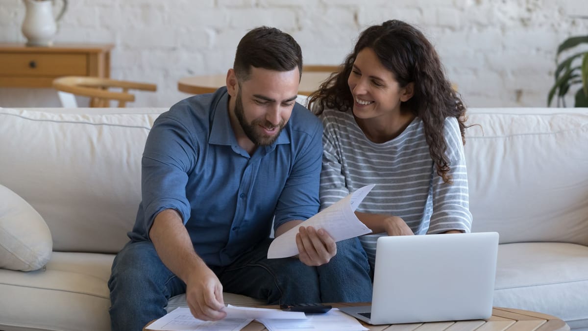 Versicherung-j-hrlich-oder-monatlich-zahlen-So-sparen-Sie-wirklich