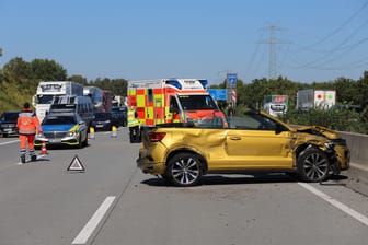 Unfall auf der A7 bei Henstedt-Ulzburg, die Autobahn ist voll gesperrt