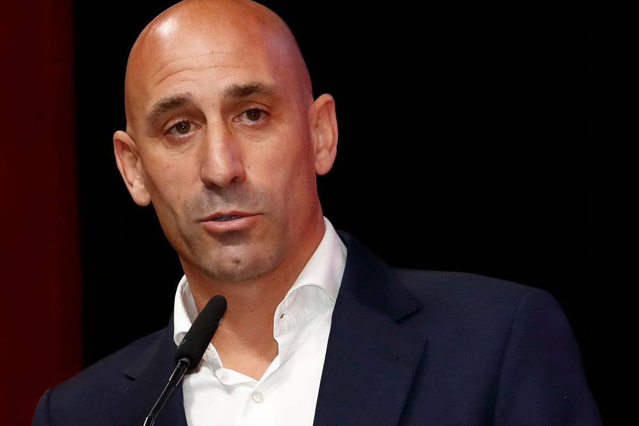 Luis Rubiales (Archivbild): Es soll bei der WM-Siegerehrung in Australien nicht nur einen Kuss gegeben haben.