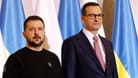 Wolodymyr Selenskyj (l) und Mateusz Morawiecki: Die beiden Staatsoberhäupter liefern sich aktuell einen verbalen Streit.