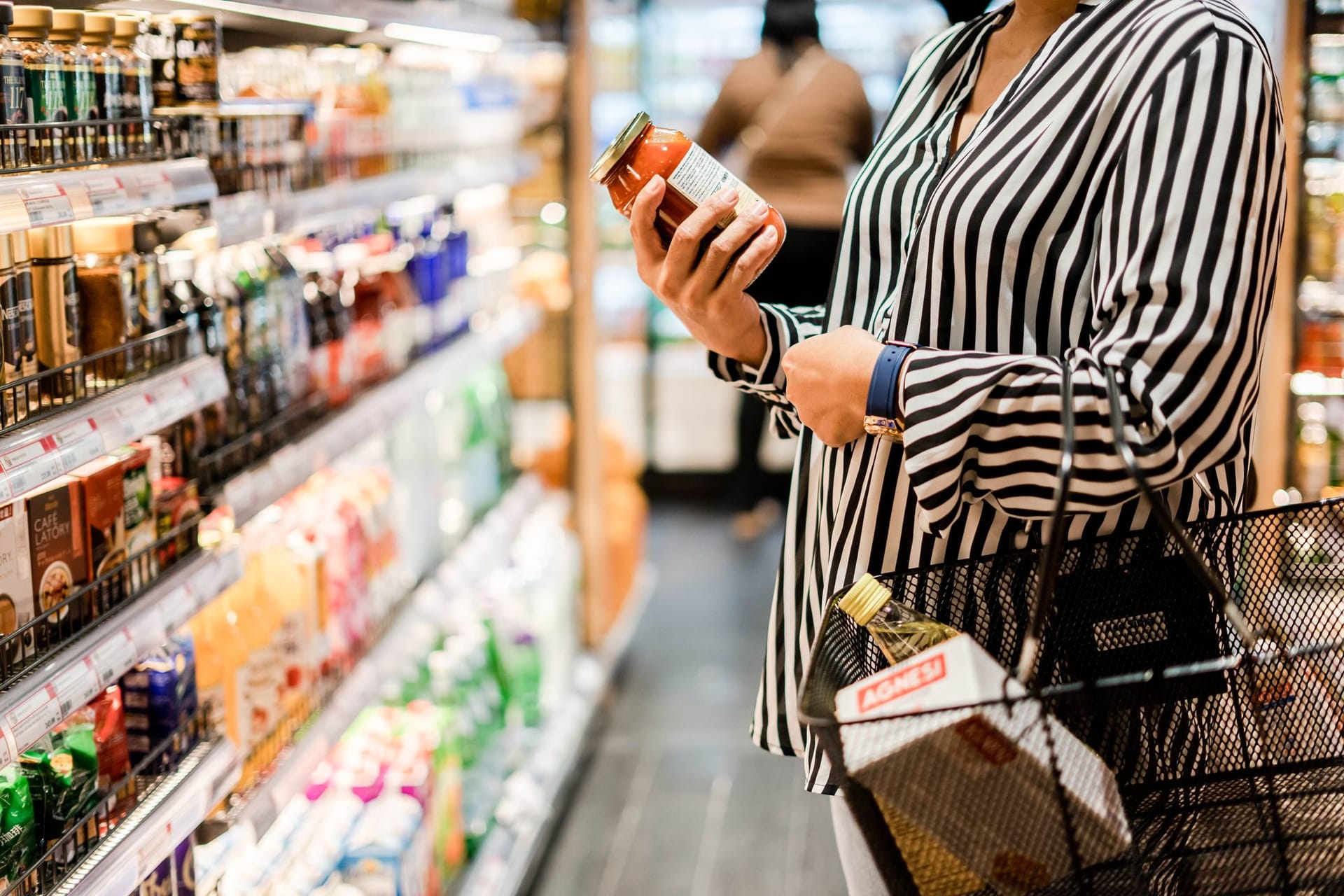 Einkauf im Supermarkt: Was ist wirklich drin? Bei einigen Lebensmitteln sinkt die Qualität.