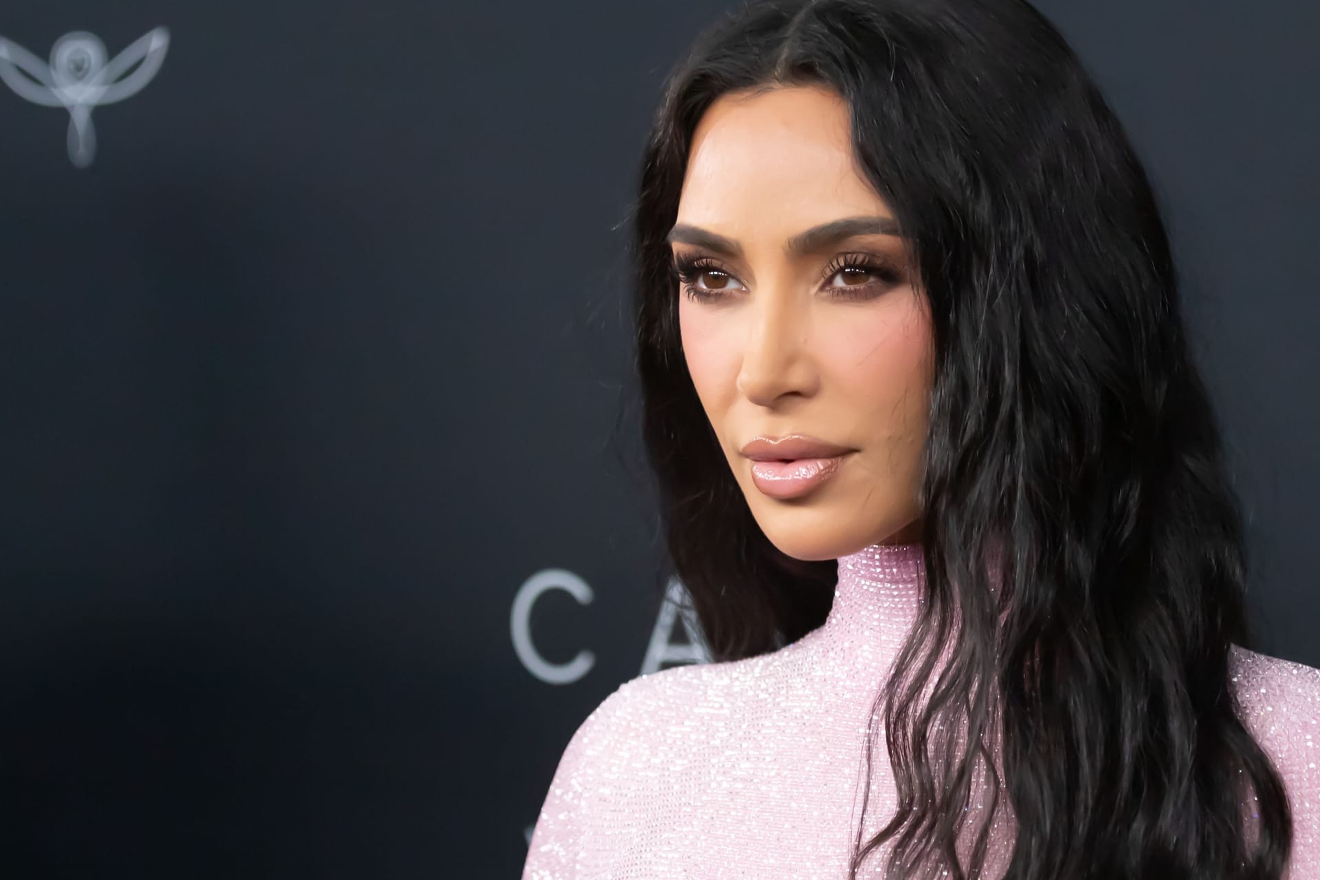 Kim Kardashian: So kennt man die US-Amerikanerin.