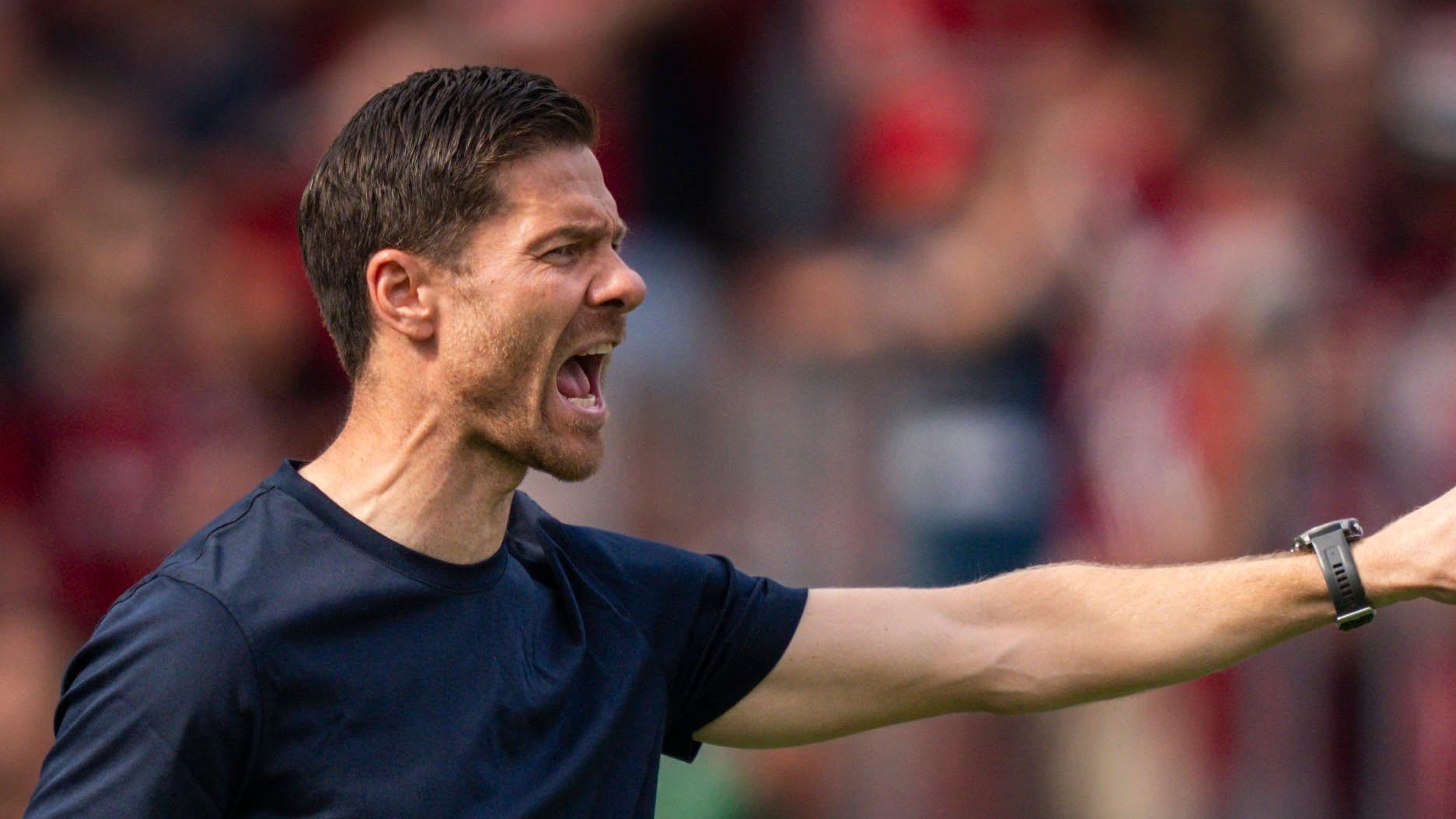 Berühmter Trainer an der Leverkusener Seitenlinie: Xabi Alonso.